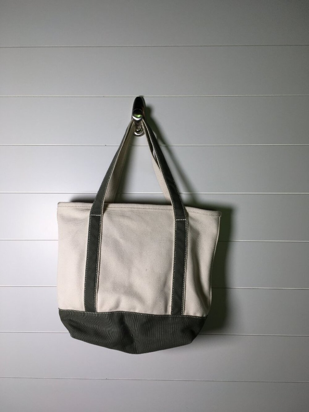 Lands' End Canvas Tote Olive Green & Ivory Travel Bag Zipper Closure - Picture 3 of 11